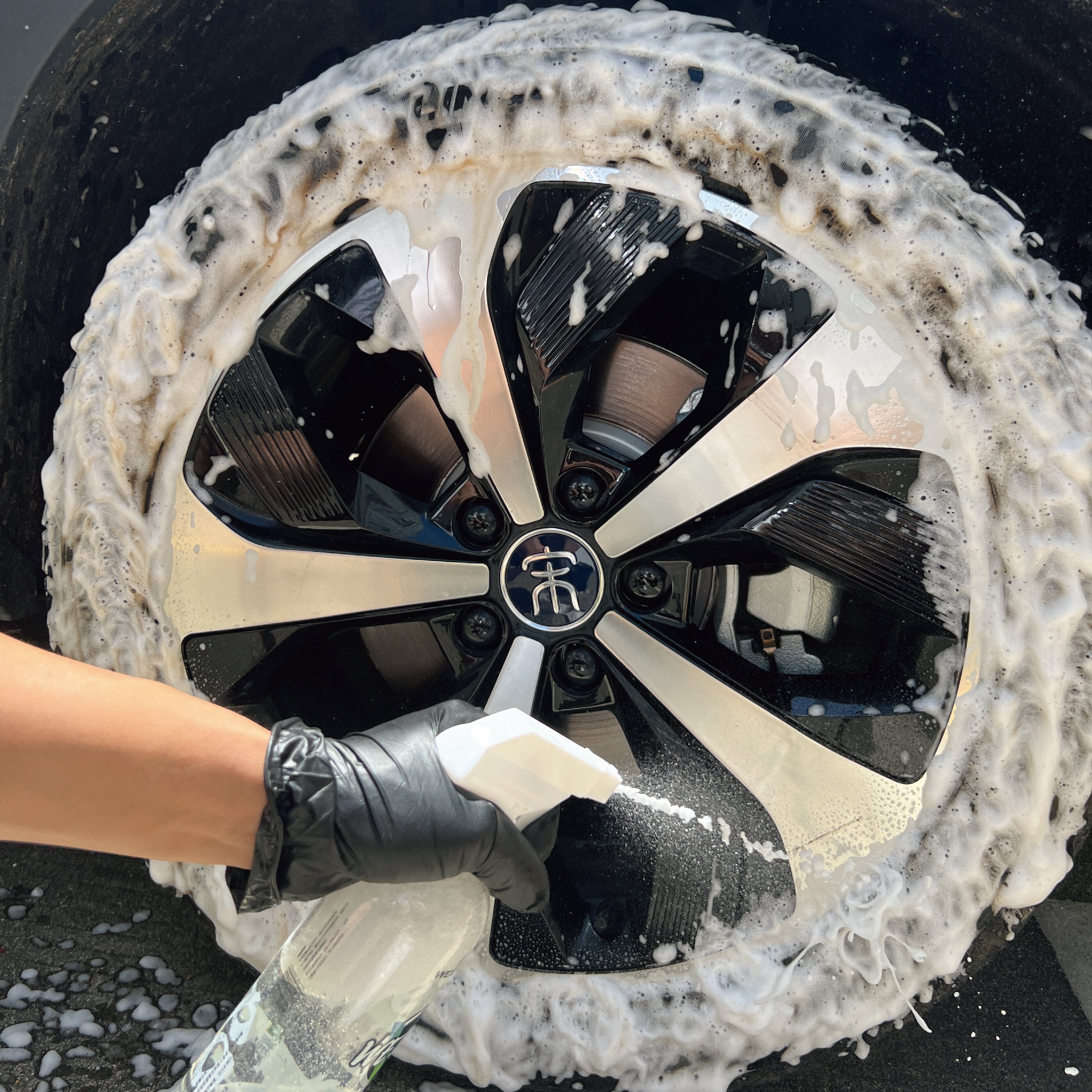Wheel tire cleaning agent car  - مراجعة Screen Cleaner Spray وسعره